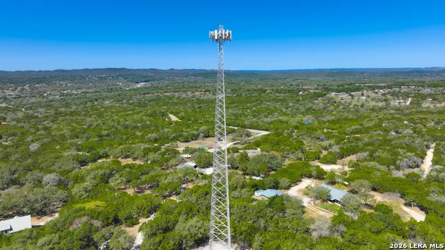 713 Lake Forest Rd. Pipe Creek, TX 78063