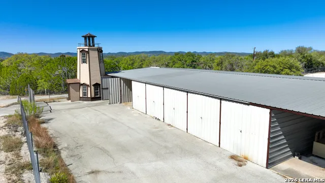 713 Lake Forest Rd. Pipe Creek, TX 78063