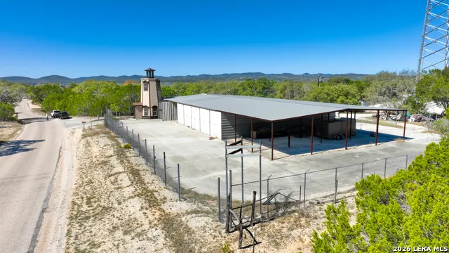 713 Lake Forest Rd. Pipe Creek, TX 78063