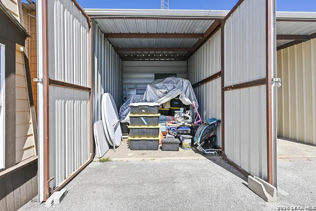 713 Lake Forest Rd. Pipe Creek, TX 78063