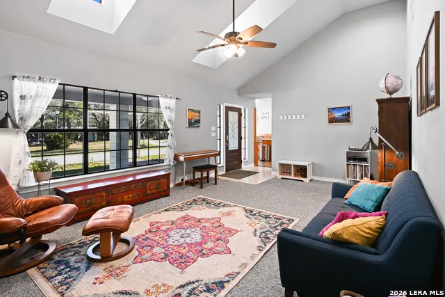 713 Lake Forest Rd. Pipe Creek, TX 78063