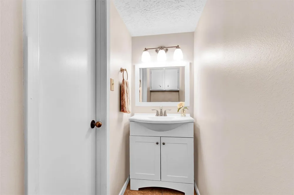 105 Seminole Drive New Ulm, TX 78950
