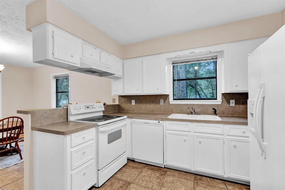 105 Seminole Drive New Ulm, TX 78950