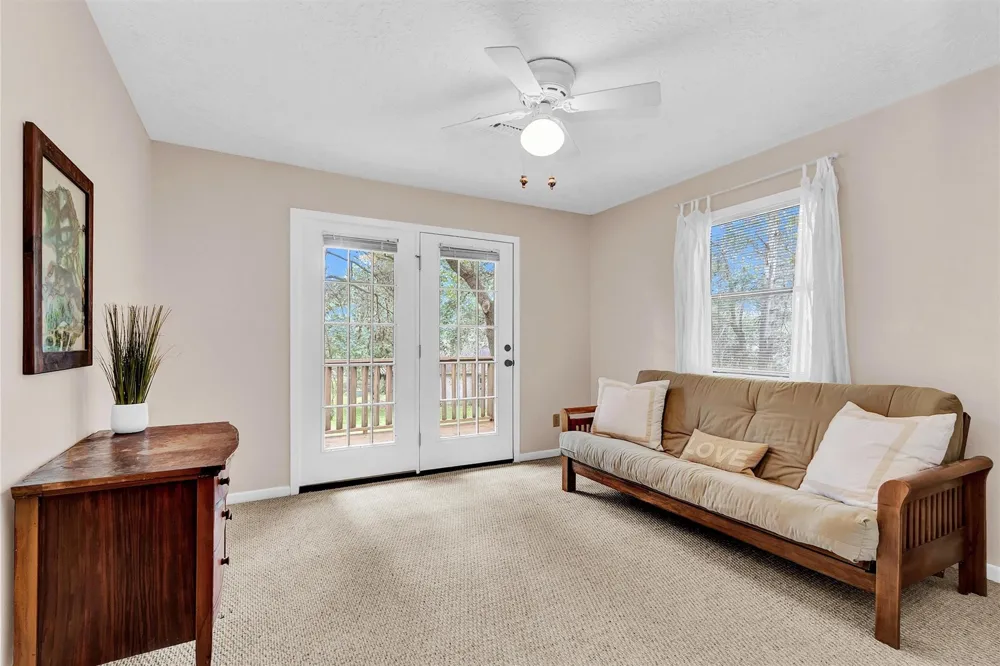 105 Seminole Drive New Ulm, TX 78950