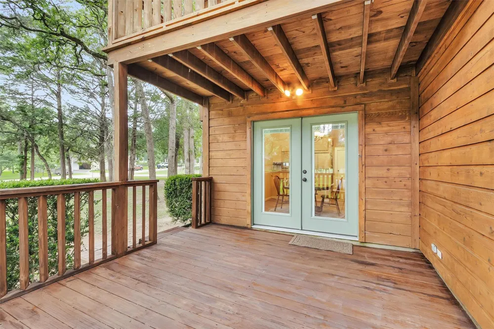 105 Seminole Drive New Ulm, TX 78950