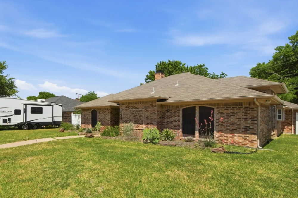 638 Park Lane Highland Village, TX 75077