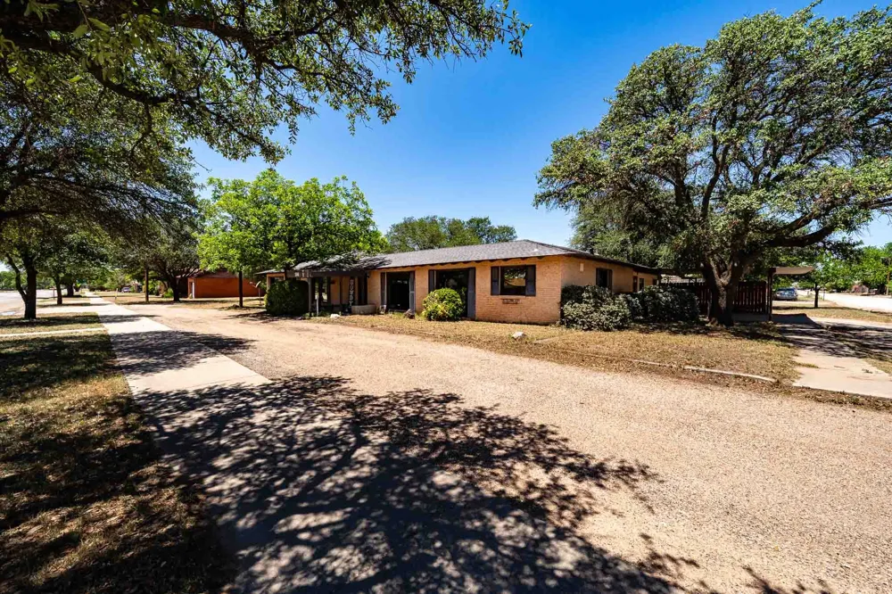514 W Lake Drive Hamlin, TX 79520