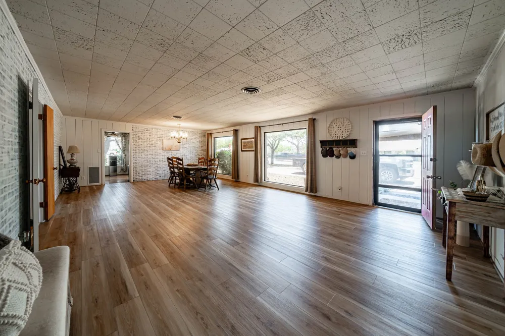 514 W Lake Drive Hamlin, TX 79520