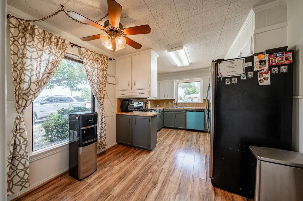 514 W Lake Drive Hamlin, TX 79520