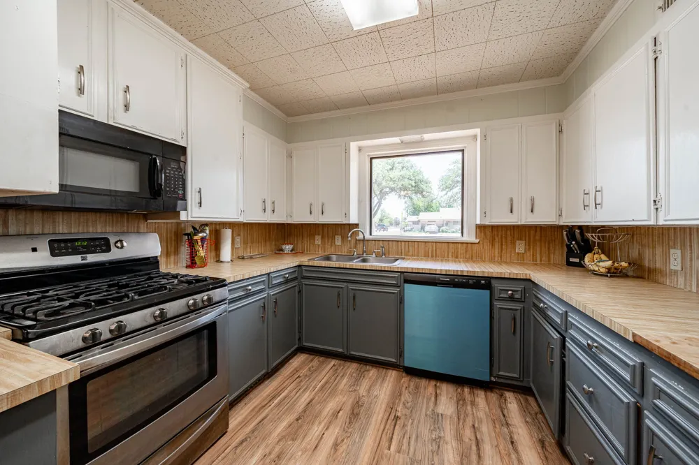 514 W Lake Drive Hamlin, TX 79520