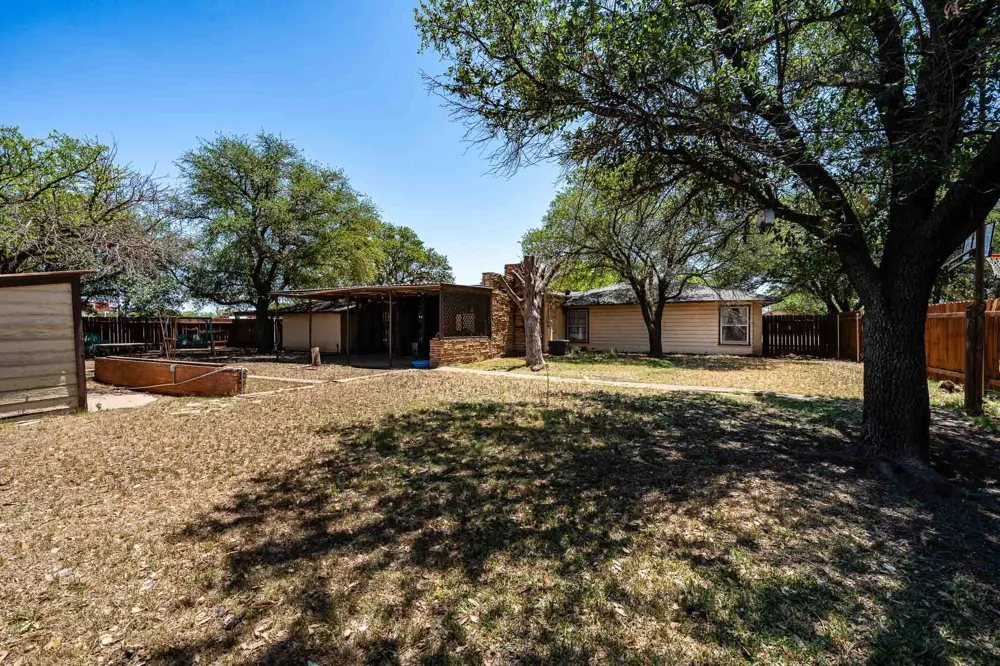 514 W Lake Drive Hamlin, TX 79520