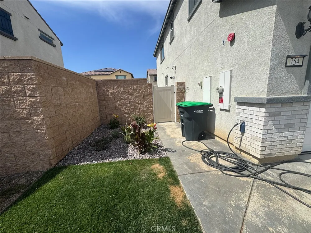 754 Whistling Straits Court #1 Perris, CA 92571