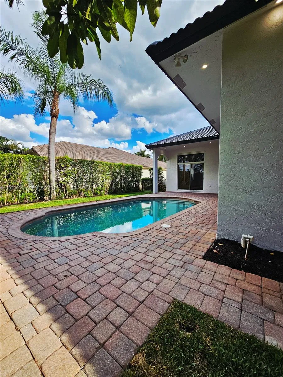 18951 SW 30th St Miramar, FL 33029