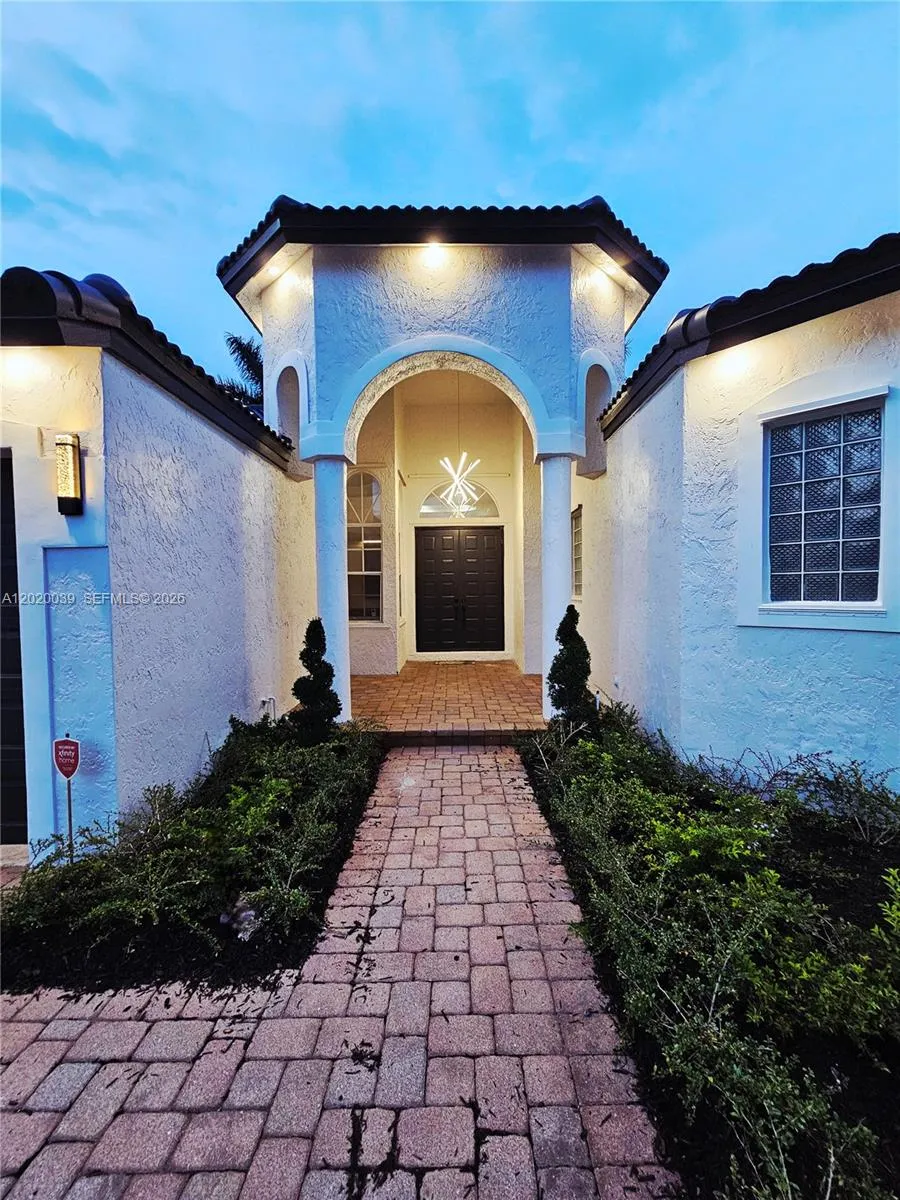 18951 SW 30th St Miramar, FL 33029