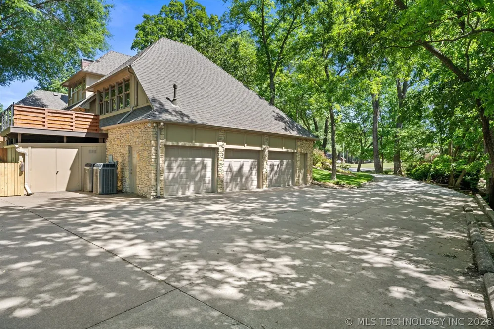 2224 Stonewall Drive Bartlesville, OK 74006
