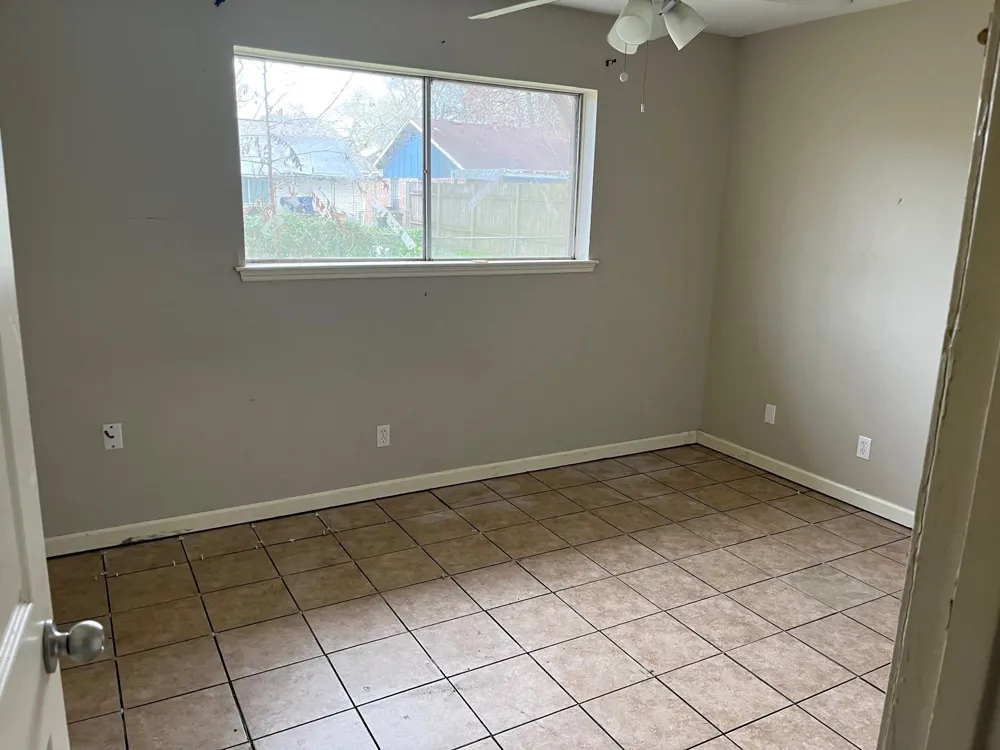4907 Redfish Reef Drive Bacliff, TX 77518