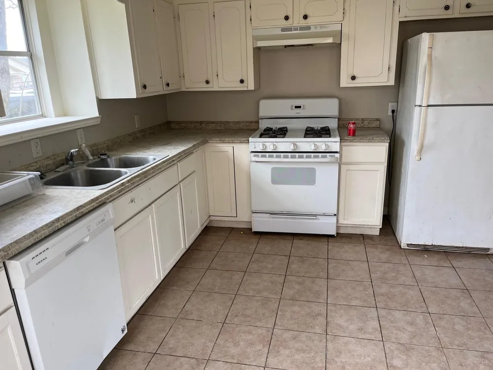 4907 Redfish Reef Drive Bacliff, TX 77518