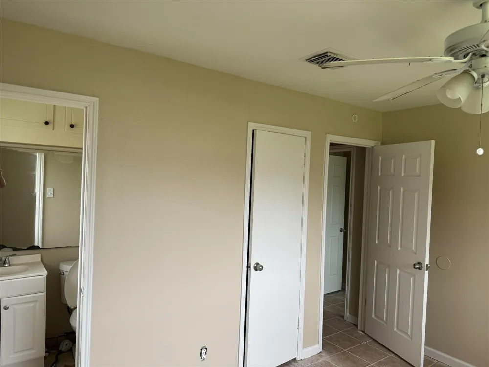 4907 Redfish Reef Drive Bacliff, TX 77518