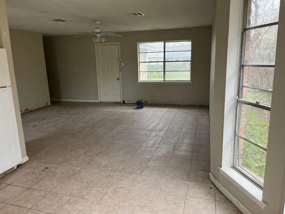 4907 Redfish Reef Drive Bacliff, TX 77518