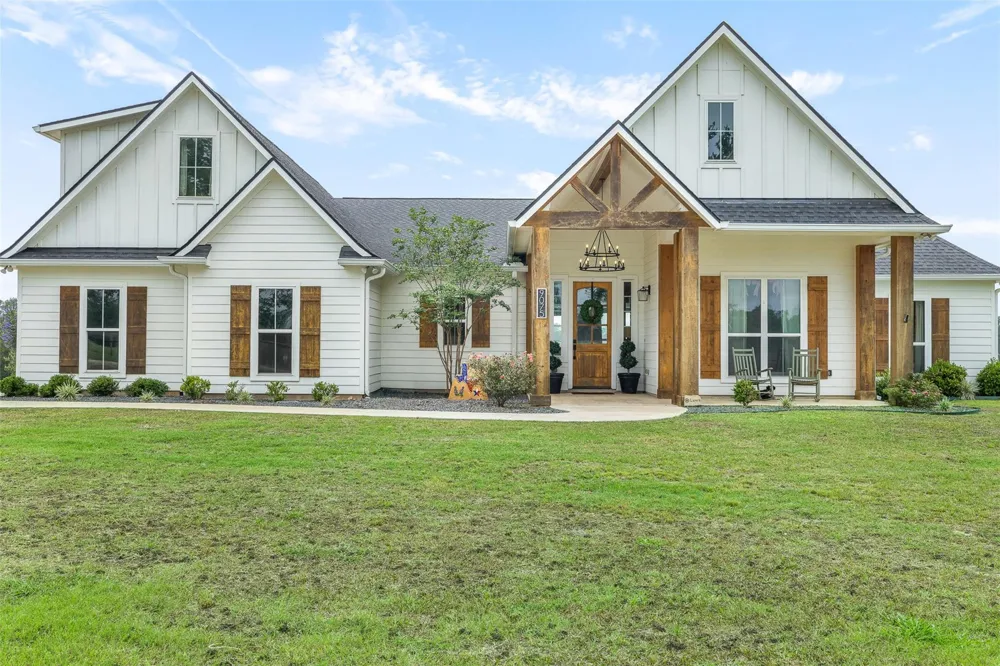 9075 Loop Road Bellville, TX 77418