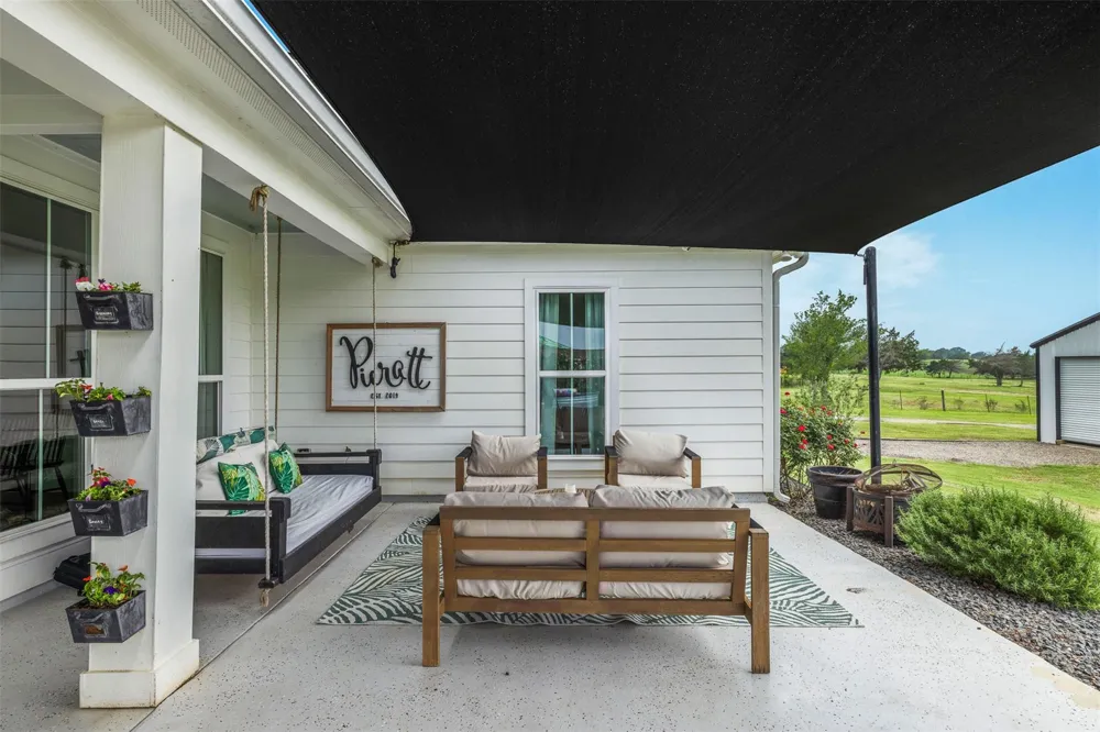 9075 Loop Road Bellville, TX 77418