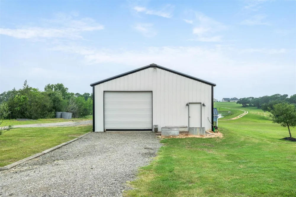 9075 Loop Road Bellville, TX 77418