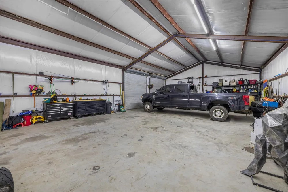 9075 Loop Road Bellville, TX 77418
