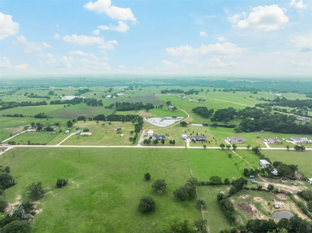 9075 Loop Road Bellville, TX 77418