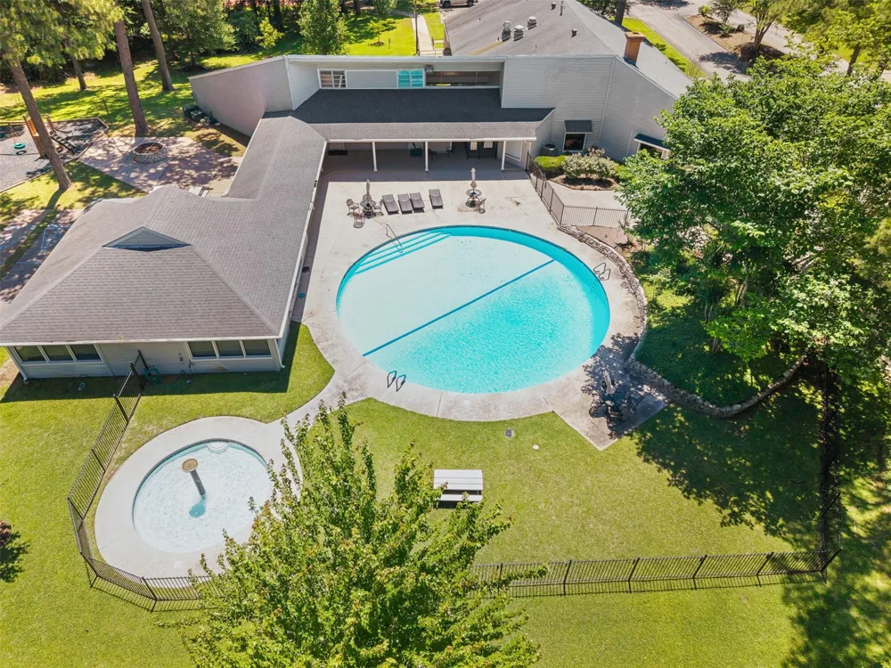 10 Lost Circle Coldspring, TX 77331