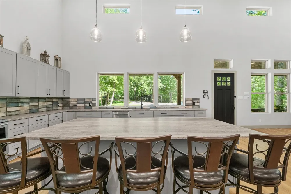 10 Lost Circle Coldspring, TX 77331