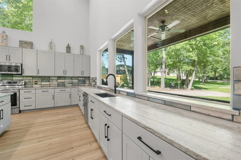 10 Lost Circle Coldspring, TX 77331