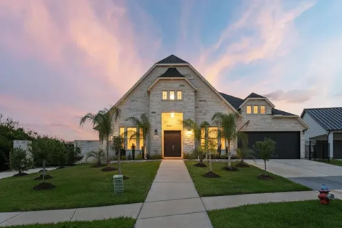 508 Amalfi Drive