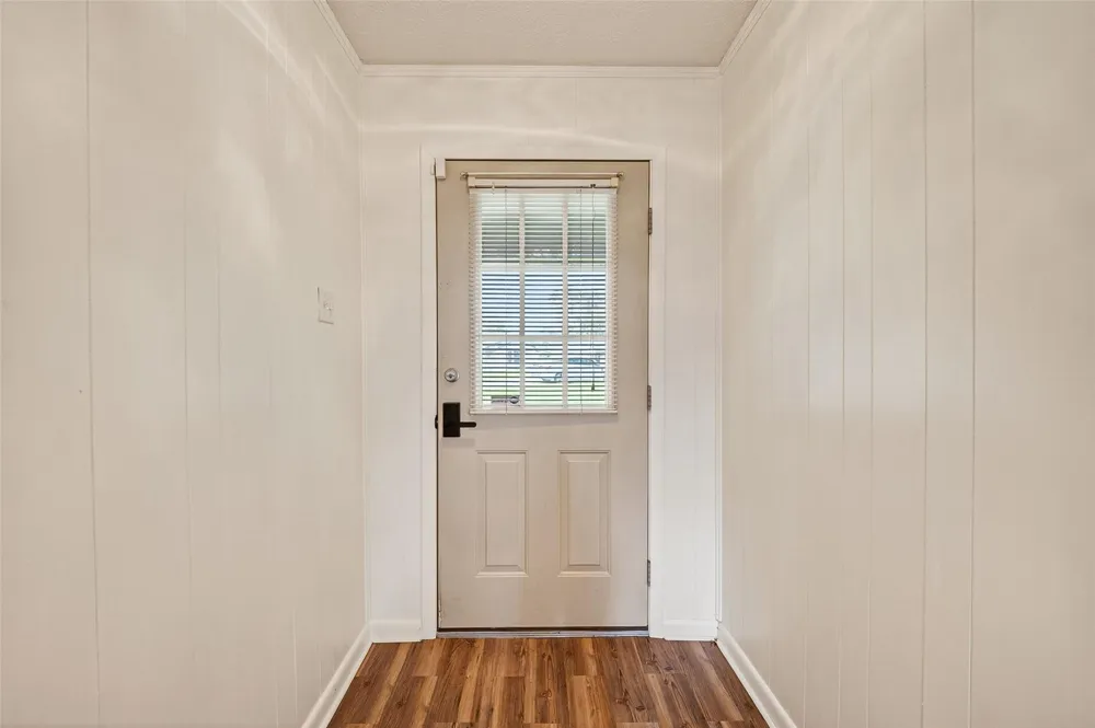 210 Woodhaven Street Highlands, TX 77562