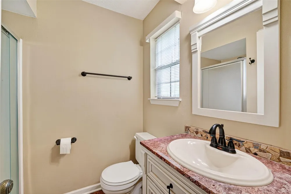 210 Woodhaven Street Highlands, TX 77562