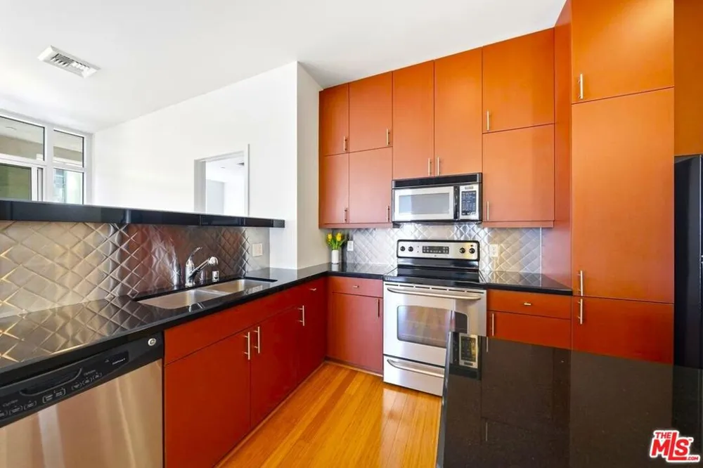 3810 Wilshire Boulevard #605 Los Angeles, CA 90010