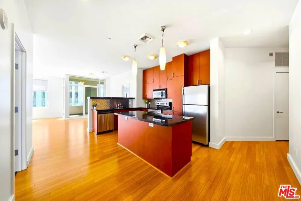 3810 Wilshire Boulevard #605 Los Angeles, CA 90010