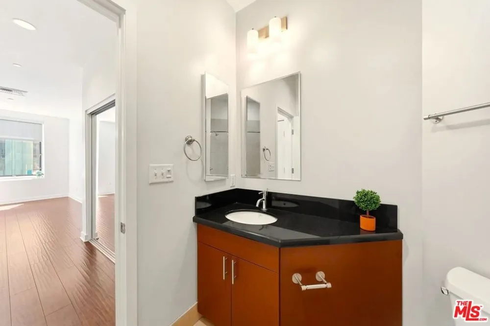 3810 Wilshire Boulevard #605 Los Angeles, CA 90010