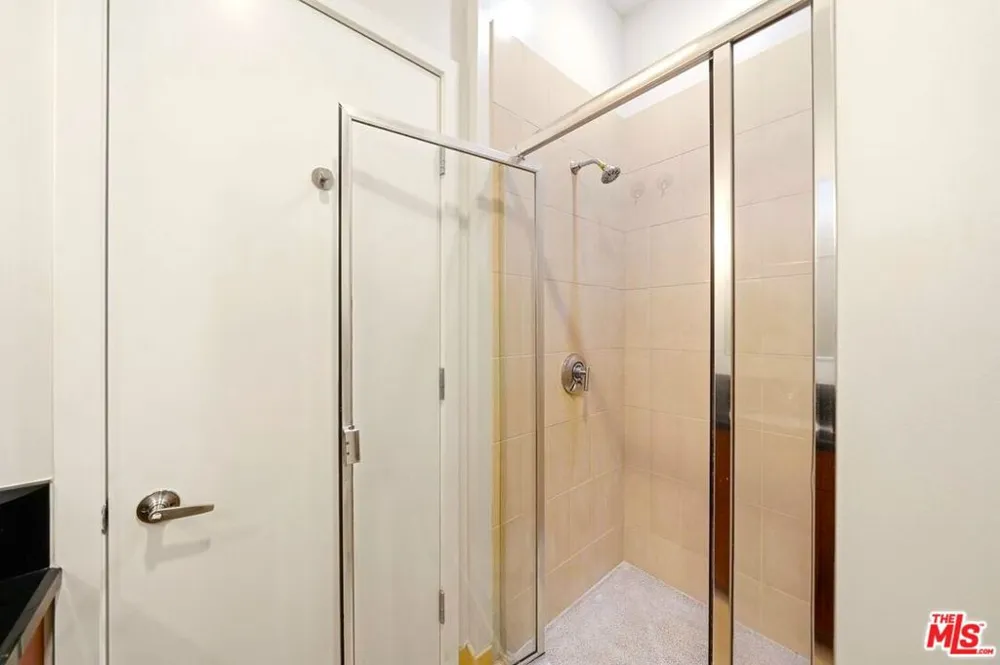 3810 Wilshire Boulevard #605 Los Angeles, CA 90010