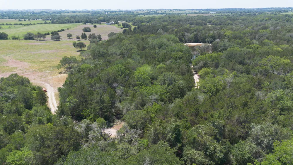 2088 Baca Loop Flatonia, TX 78941