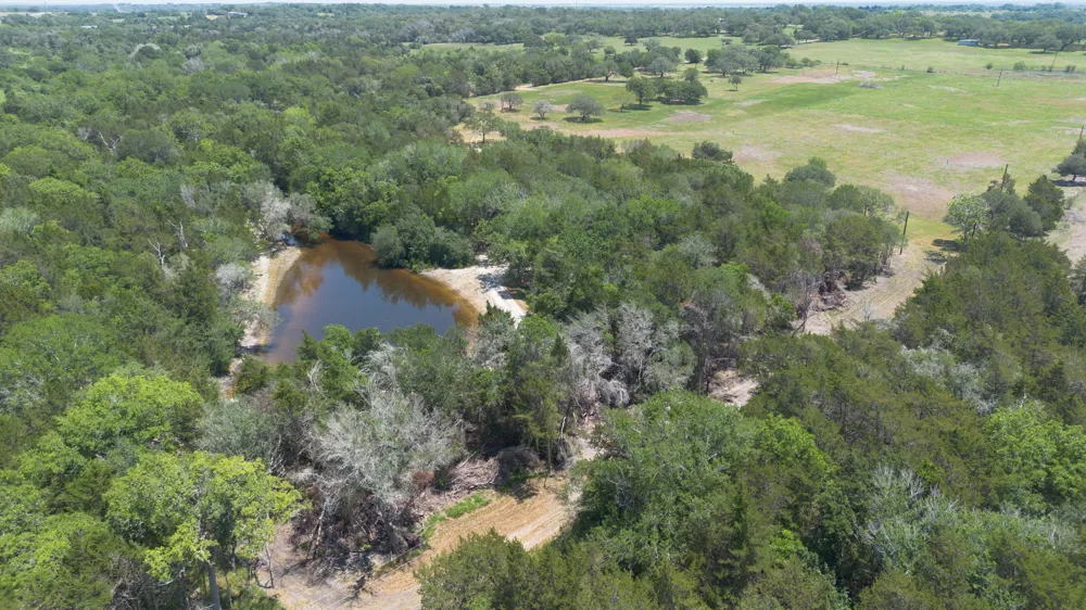 2088 Baca Loop Flatonia, TX 78941