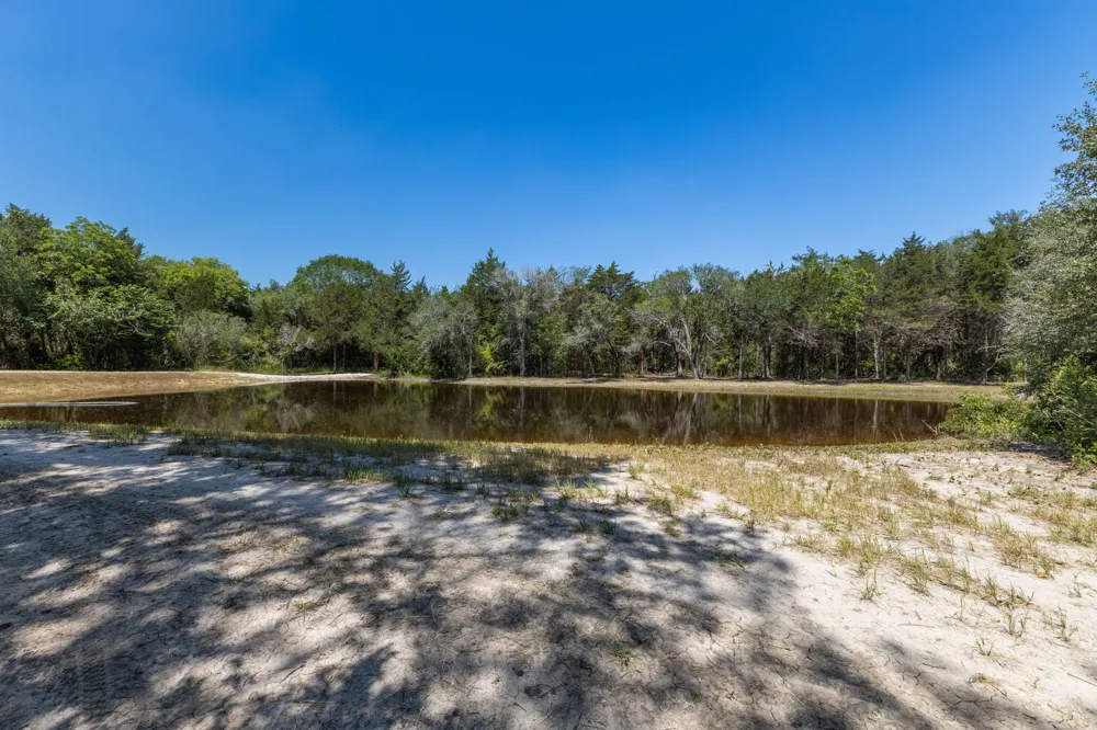 2088 Baca Loop Flatonia, TX 78941