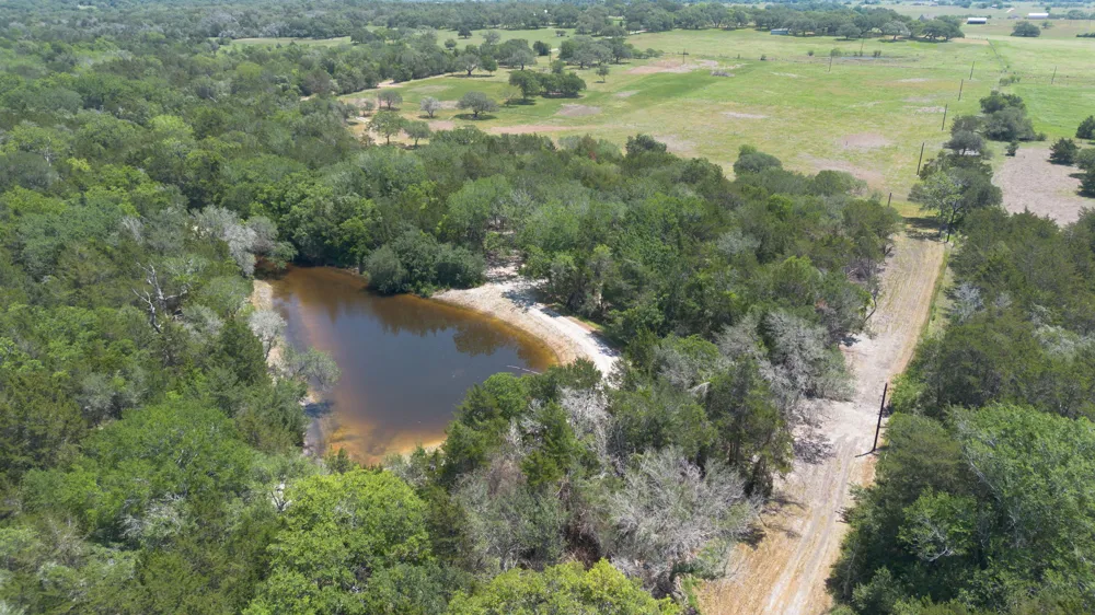 2088 Baca Loop Flatonia, TX 78941