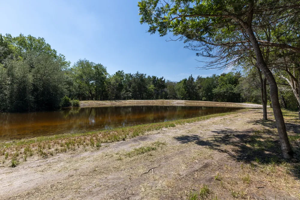 2088 Baca Loop Flatonia, TX 78941