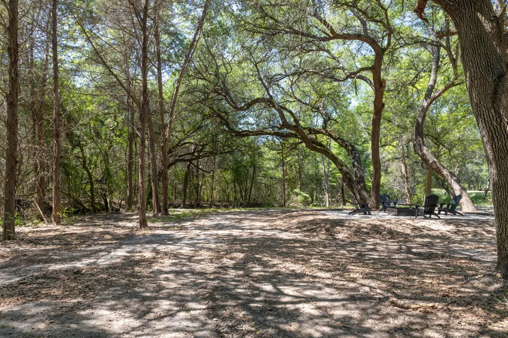 2088 Baca Loop Flatonia, TX 78941