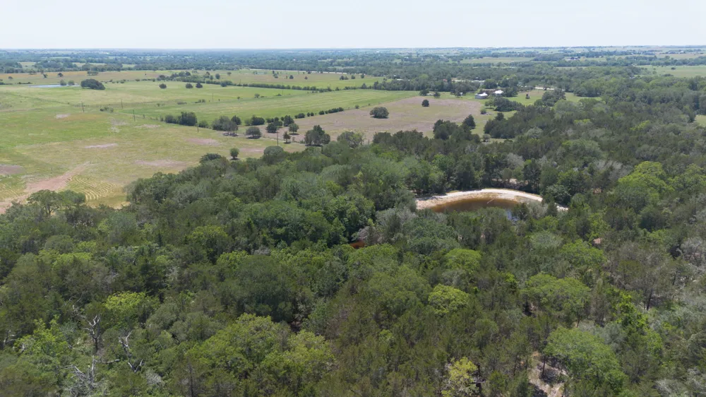 2088 Baca Loop Flatonia, TX 78941