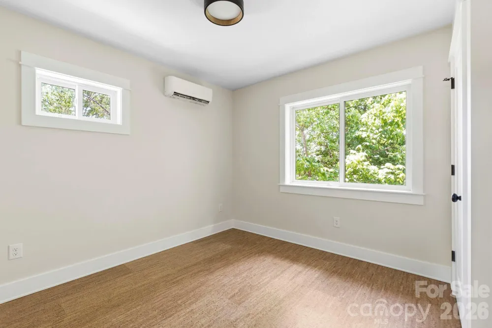 21 Fireside Drive Asheville, NC 28806