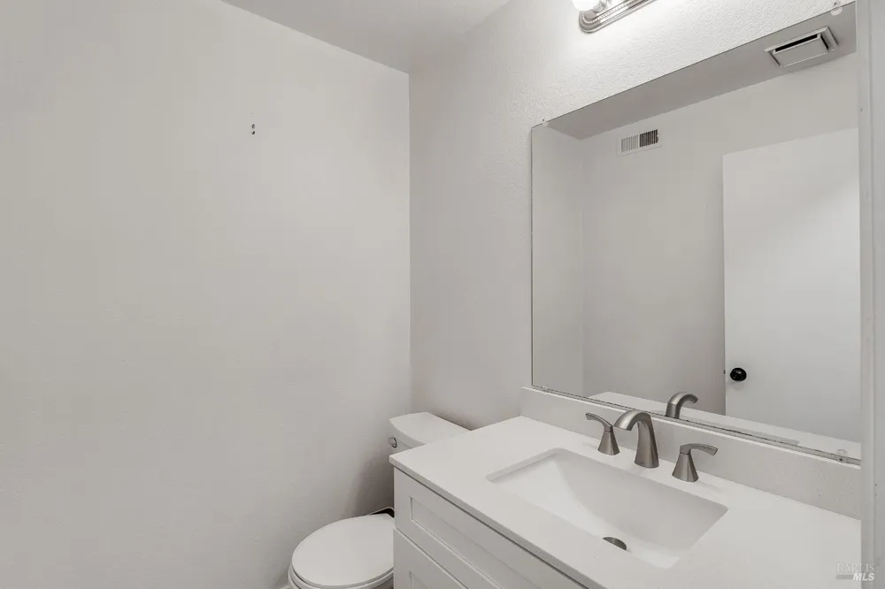 528 Laurel Court Benicia, CA 94510