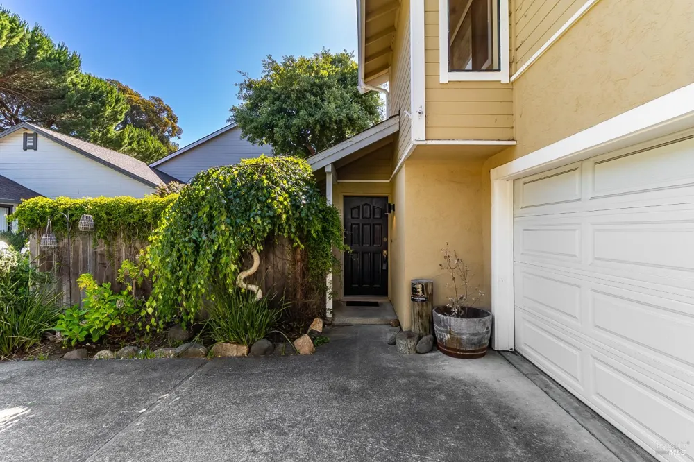 528 Laurel Court Benicia, CA 94510
