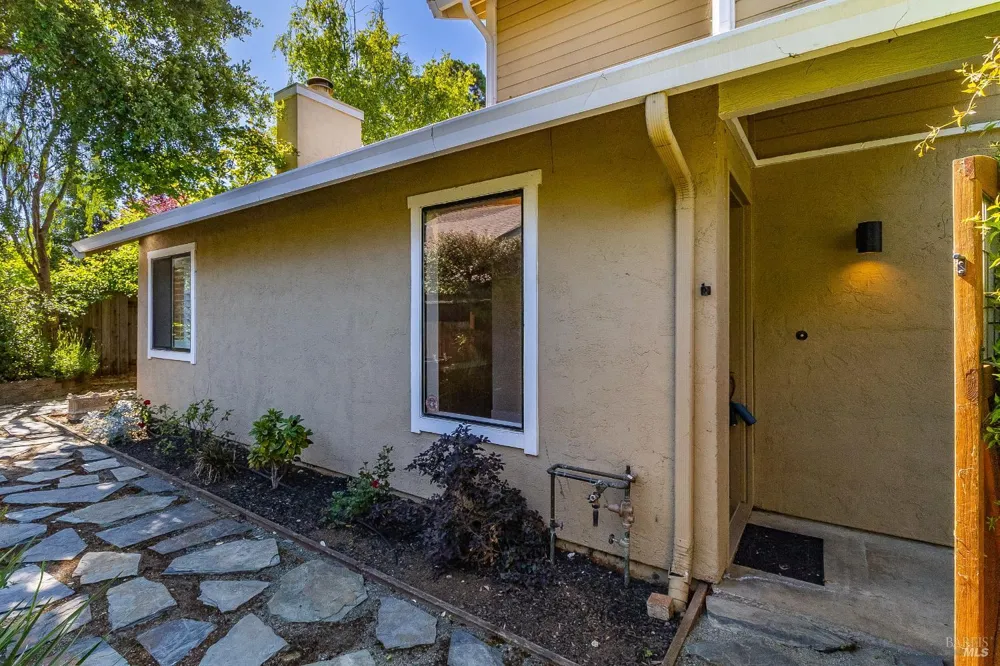 528 Laurel Court Benicia, CA 94510