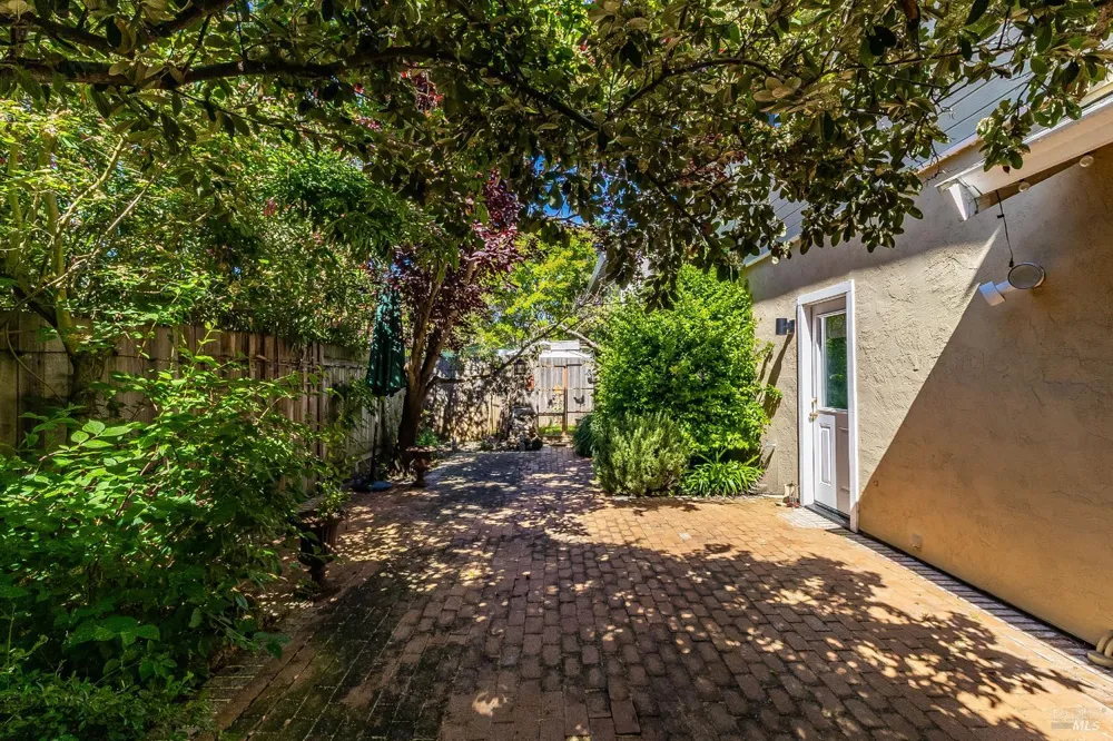 528 Laurel Court Benicia, CA 94510